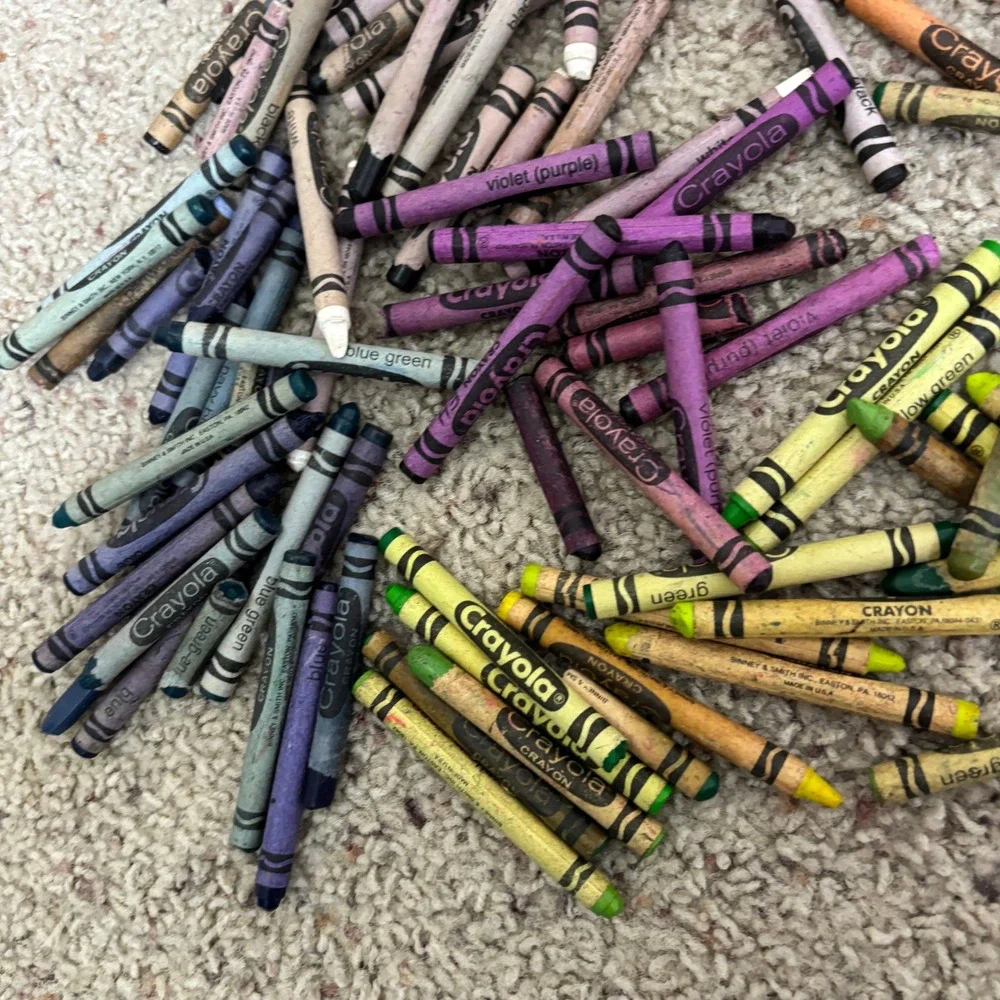 Vintage Crayola Crayon Lot Binney & Smith 1lb 12oz Mixed Colors Made in USA